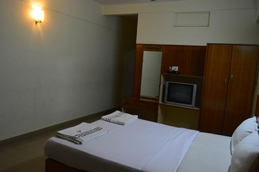 Qik Stay @ S.K. Continental Mysore Ngoại thất bức ảnh
