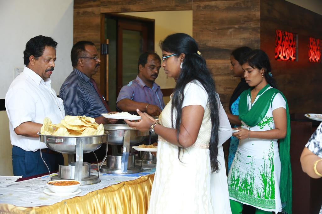 Qik Stay @ S.K. Continental Mysore Ngoại thất bức ảnh