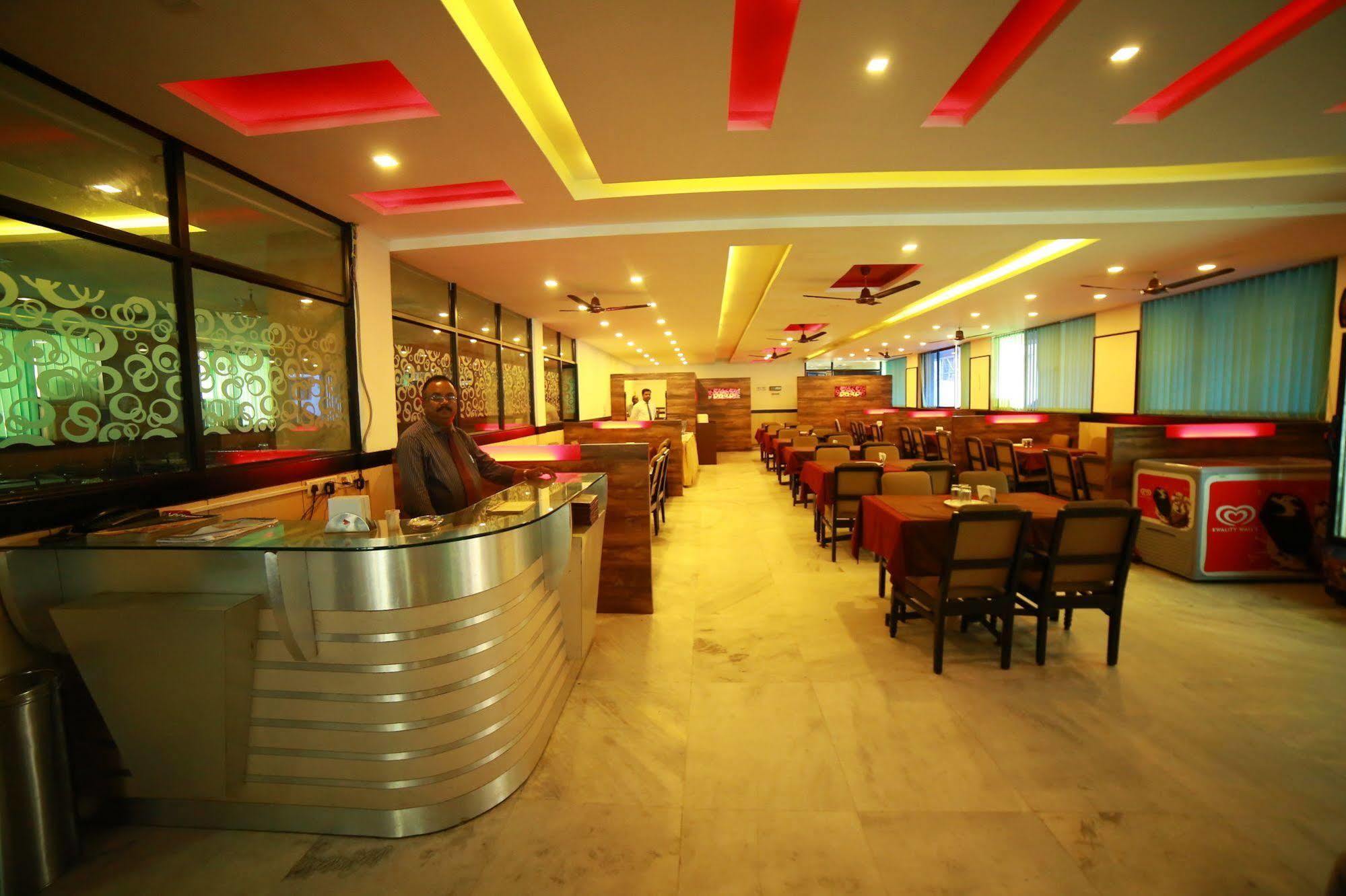 Qik Stay @ S.K. Continental Mysore Ngoại thất bức ảnh