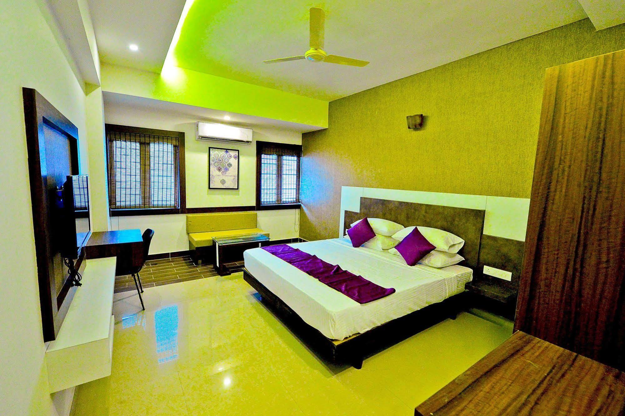 Qik Stay @ S.K. Continental Mysore Ngoại thất bức ảnh