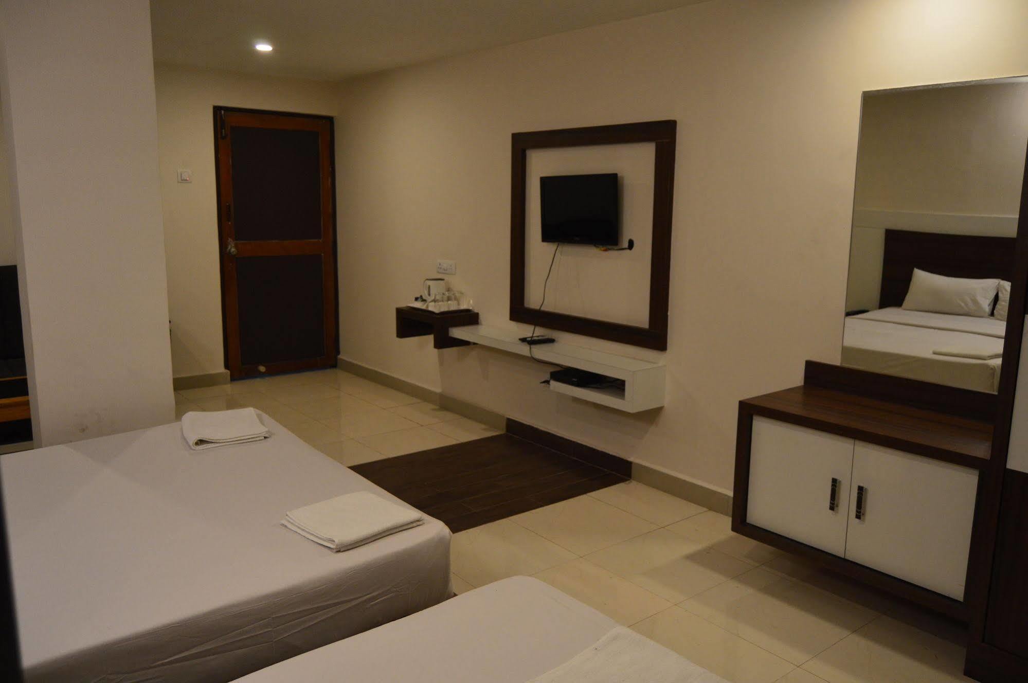 Qik Stay @ S.K. Continental Mysore Ngoại thất bức ảnh