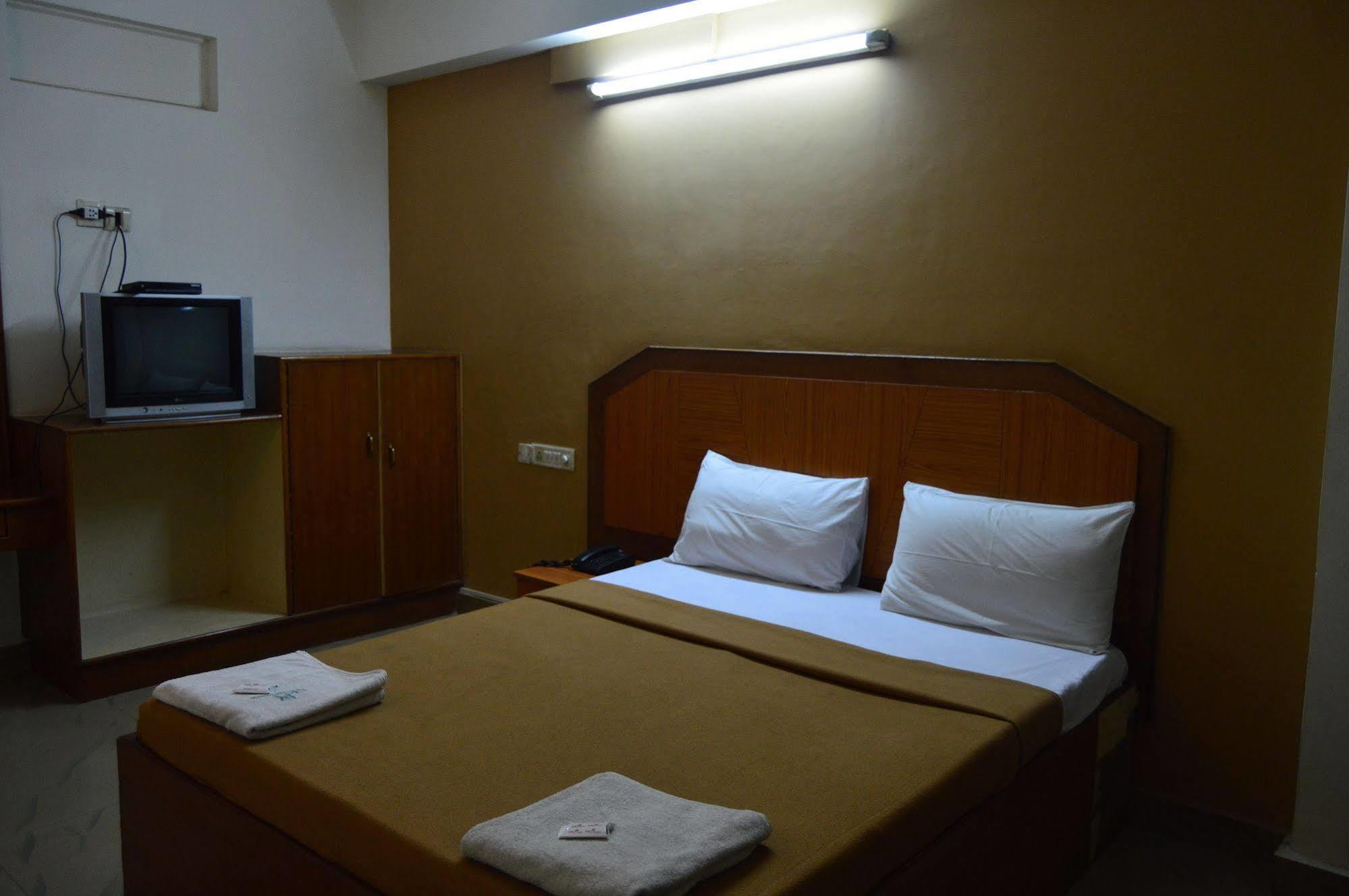 Qik Stay @ S.K. Continental Mysore Ngoại thất bức ảnh